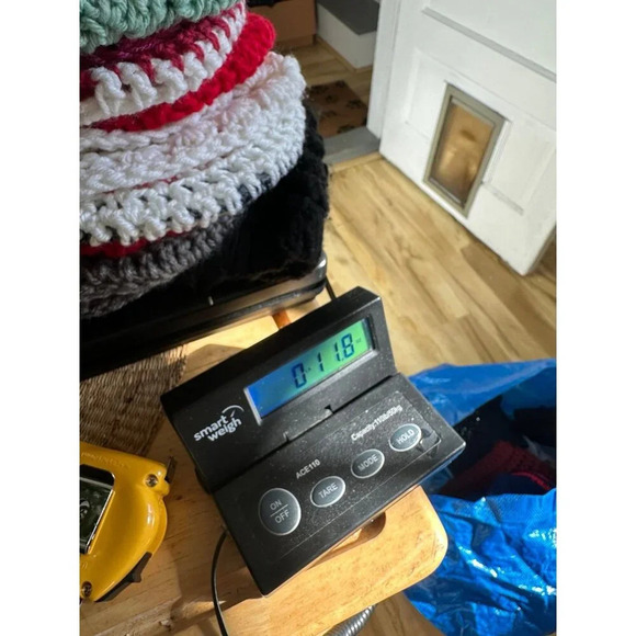 Lot of 9 Small hand knit Beret hats - Picture 11 of 11